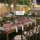 كراسي وطاولات