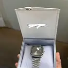 ساعة للبيع
