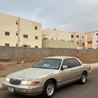 فورد ماركيز للبيع قطع غيار او الموتر كامل موديل 97