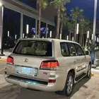 للبيع جيب لكزس 2014 LX570 شبه مخزن