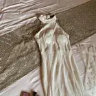 فستان وطرحه فخم والله مالبسته ابدا  بس صورته