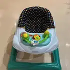 مشاية اطفال ..