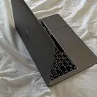 تفاصيل واضحه بشاشة العرض سبب