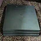 سوني فور البرو نضيفه استخدام ست شهور فيها منفذ خربان واحد.