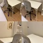 مكتبة مع كرسي