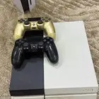 سوني 4 مع يدتين