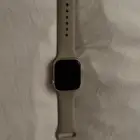 ساعة ابل الاصدار 8 مع شاحن