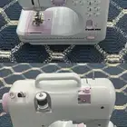 ماكينة خياطة صغيرة