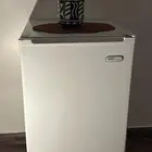 ثلاجة صغيرة