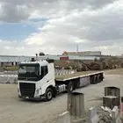 تريلة سطحه متواجد للتحميل