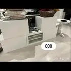 دولاب تلفزيون وثريا نظيفين