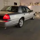 للبيع فورد كراون فيكتوريا 2011 فضي