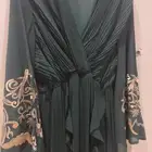 فستان ناعم طويل زيتي مقاس. لارش