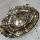 طقم سفره. وصواني