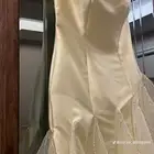 فستان من المصمم اسراء البقمي معاه اكمام منفصله وكيس المصمه