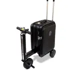 شنط سفر ومولات ذكية وتتحول إلى سكوتر للتنقل داخل المكان