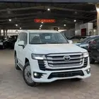 لاندكروزر جي اكس ار اس S 2025 لدى شركة عبدالمجيد الخضر