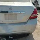 يوجد قطع غيار نيسان تيدا 2007