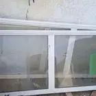 باب المنيوم شفاف