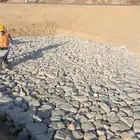 يوجد لدينا جميع انوع شغل الحجر