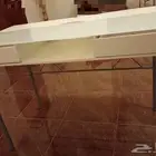 مكتب دراسي او طاولة تسريحة