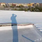 عازل اسطح عليه ضمان عشر سنوات