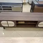 طاولات تلفزيون بعده مقاسات