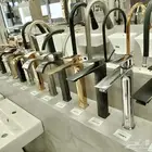 مغاسل وخلاطات وكراسي وتشكيلة مواد صحية واسعة