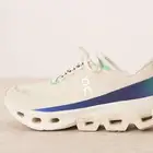 جزمة رياضية للبيع المقاس صغير