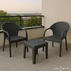كراسي وطاولات بلاستيك من جمله وقطاعي