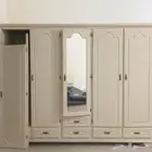 دولاب ملابس كبير