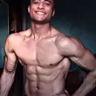 مدرب لياقة بدنية