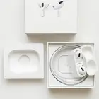 للبيع  AirPods Pro الجيل الأول