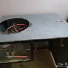 طاولة مكينة لقيمات