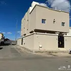 للبيع عماره دورين وملحق بناء شخصي
