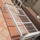 سرير للبيع حديد