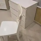 شنفيرة مع كرسي من إيكيا للبيع.