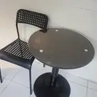 طاولة وكرسي