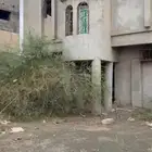 عماره من دورين وسطح مدخلين مع حوشين شرقي مع الواجهه وغربي