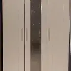 دولاب ايكيا شبه جديد نظف ما به شي 500