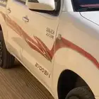 هايلكس 11 فل مشروطه من السمكره والرش ممشى 270 الف