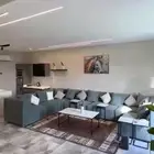 شاليه بالأثاث فندقي فاخر مطل على المطار في طريق الميه