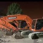 توفير جميع انواع المعدات الثقيله والشاحنات ايجار للمشاريع