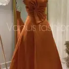 فستان للبيع جديد ب 300