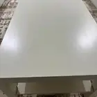 طاوله من ايكيا ابيض كريمي