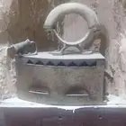 مكواة قديمة