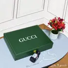 محتويات الصندوق ما يلي  صندوق أخضر  صندوق هدايا أنيق باللو