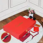 يحتوي صندوق الهدايا المعروض في الصورة على مجموعة من المنتجات