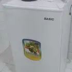 ثلاجه بحاله جديده استعمال شهرين فقط