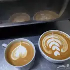 جميع عمال النظافة وعمال القهوة يبحثون عن عمل.